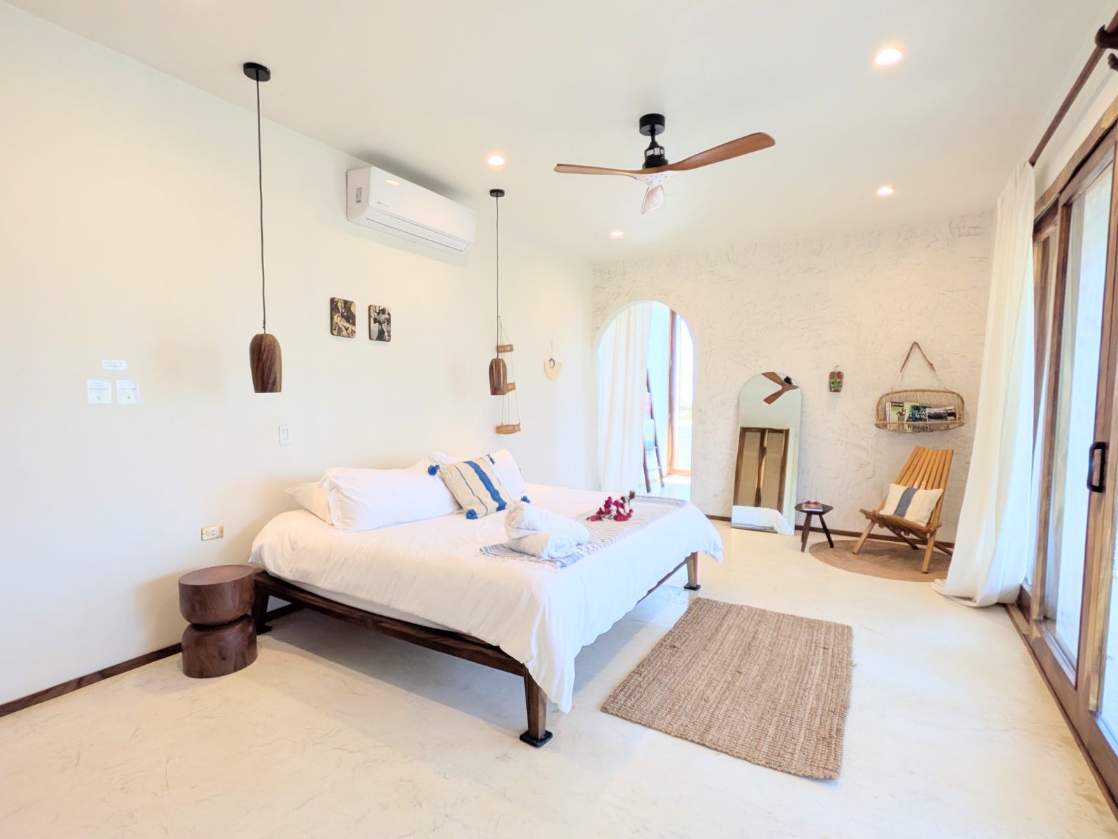 Suite Jardín bedroom