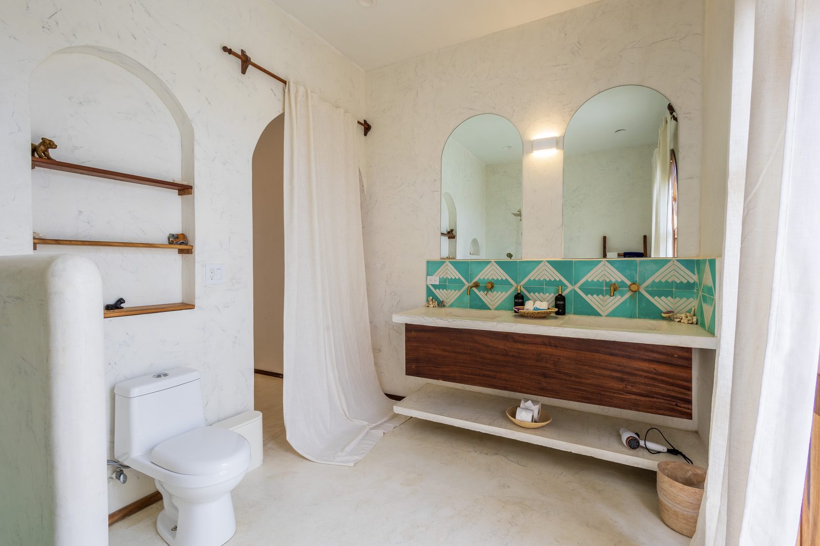 Suite La Tina bathroom